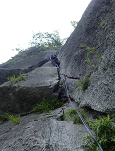 二子山・クライミングルートからの登頂